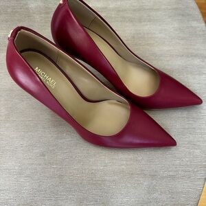 Michael Kors Women's deep red Amara Pumps size 9 nwot